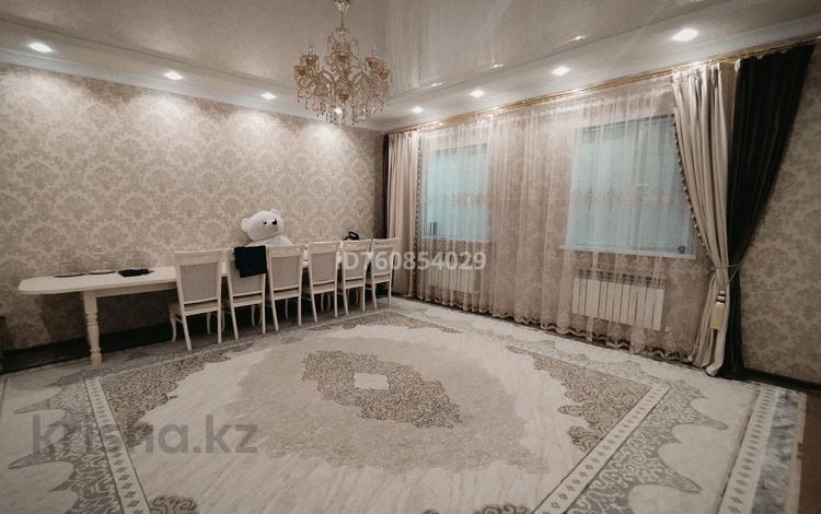 Дом · 5 комнат · 300 м², мкр Оркен, 26 ул 11 за 50 000 ₸ в Атырау — фото 18