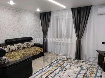 2-бөлмелі пәтер · 55 м² · 5/9 қабат, Курмангазы 152 — Абая, Ихсанова, бағасы: 20 000 ₸ в Уральске, мкр Школьник
