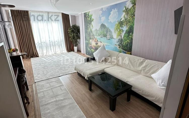 1-комнатная квартира · 59 м² · 7/18 этаж, мкр Тастак-2 144 за 44.5 млн ₸ в Алматы, Алмалинский р-н — фото 2