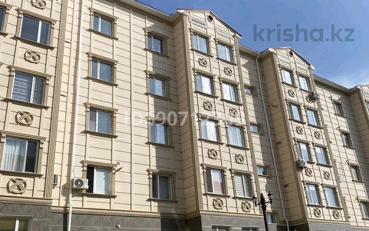 2-комнатная квартира, 72 м², 5/5 этаж, мкр Нуртас за 39.5 млн 〒 в Шымкенте, Каратауский р-н — фото 2