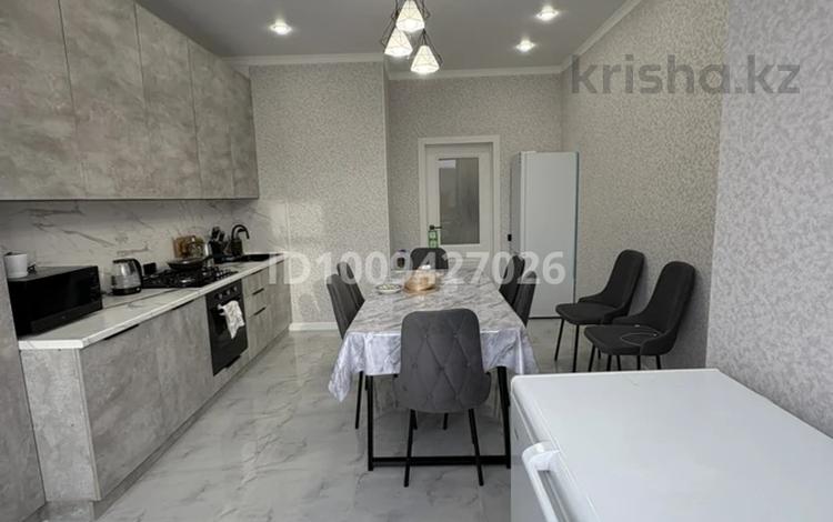 2-комнатная квартира · 80.4 м² · 1/3 этаж, Юго восток 28 за 27.7 млн 〒 в Уральске — фото 2