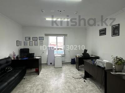 Кеңселер, кабинеттер және жұмыс орындары · 20 м², бағасы: 100 000 ₸ в Семее