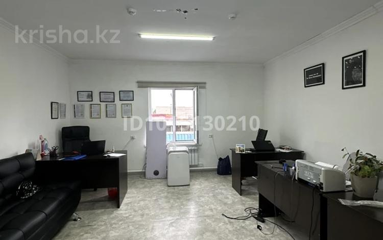 Кеңселер, кабинеттер және жұмыс орындары · 20 м², бағасы: 100 000 ₸ в Семее — фото 2