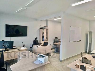 Свободное назначение, офисы, салоны красоты, образование, развлечения, кабинеты и рабочие места, студии · 60 м² за 700 000 〒 в Астане, Есильский р-н