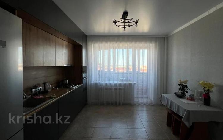 2-комнатная квартира · 77 м² · 8/9 этаж, мкр. Алтын орда за 200 000 ₸ в Актобе — фото 6