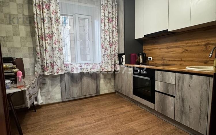 3-комнатная квартира · 60 м² · 3/5 этаж, мкр Михайловка , Потанина 70 — Потанина 70 за 20 млн ₸ в Караганде, Казыбек би р-н — фото 2