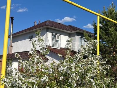 Отдельный дом · 5 комнат · 200 м² · 10 сот., мкр Уркер — 33 школа гимназия за 80 млн 〒 в Астане, Нура р-н