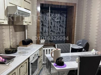 3-бөлмелі пәтер · 80 м² · 4/12 қабат, Тауелсиздик 124, бағасы: 180 000 ₸ в Талдыкоргане, мкр Жетысу