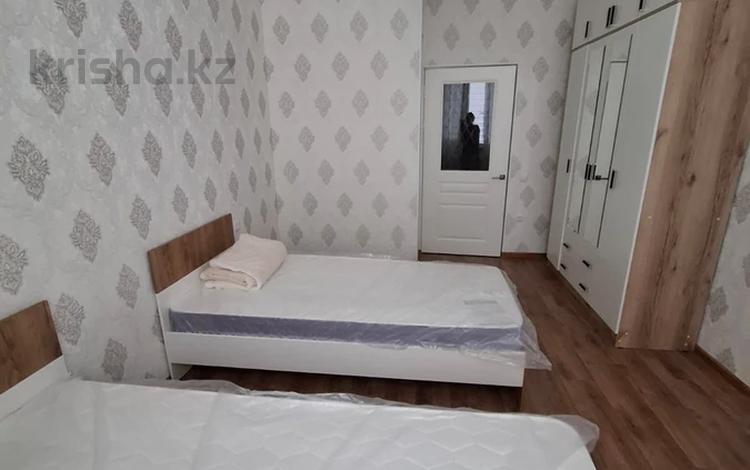2-бөлмелі пәтер · 90 м² · 5 қабат, 16-ш/а. 85, бағасы: 270 000 ₸ в Актау, 16-й мкр  — фото 2