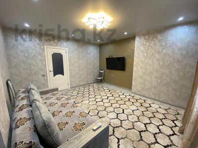 2-комнатная квартира · 60 м² · 2/10 этаж · помесячно, Назарбаева 34/1 за 350 000 〒 в Алматы, Медеуский р-н