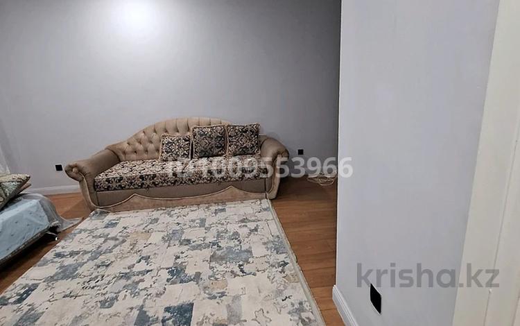 1-бөлмелі пәтер · 50 м² · 1/3 қабат, Кекильбаева 132 — Находится в 5 минутах от остановки "Кирова" возле ресторана "Алма-ата", бағасы: 180 000 ₸ в Уральске — фото 2