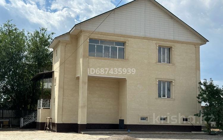 Отдельный дом • 5 комнат • 300 м² • 8 сот., Уалиханова за 58 млн 〒 в  — фото 2