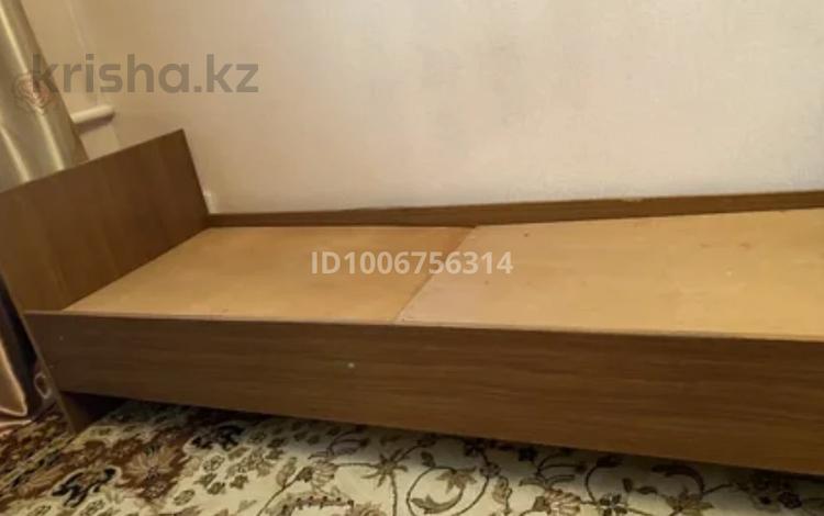 1 бөлме · 14 м², Серикбаев 1/1, бағасы: 135 000 ₸ в Усть-Каменогорске — фото 2
