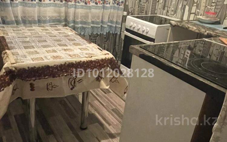 3-комнатная квартира · 59 м² · 5/5 этаж, ул. Глинки 24 за 150 000 〒 в Семее, Красный Кордон — фото 2