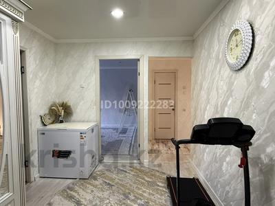 2-бөлмелі пәтер · 54 м² · 1/5 қабат, Ак желкен 4 — Кулумбетова 159, бағасы: 16 млн ₸ в Актобе, мкр. Курмыш