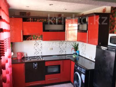 2-бөлмелі пәтер, 48 м², 4/5 қабат тәулігіне, Кошукова 12, бағасы: 12 000 〒 в Петропавловске