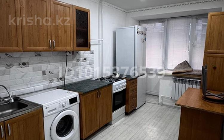 1-бөлмелі пәтер · 40 м², Нұрсая ш/а., Таумуш жумагалиева 14 — Возле рынок Сарайчик, бағасы: 130 000 ₸ в Атырау, мкр Нурсая — фото 2