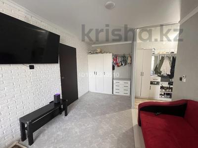3-комнатная квартира · 47.7 м² · 5/5 этаж, Пришахтинск, 22й микрорайон 2 за 14 млн ₸ в Караганде, Алихана Бокейханова р-н
