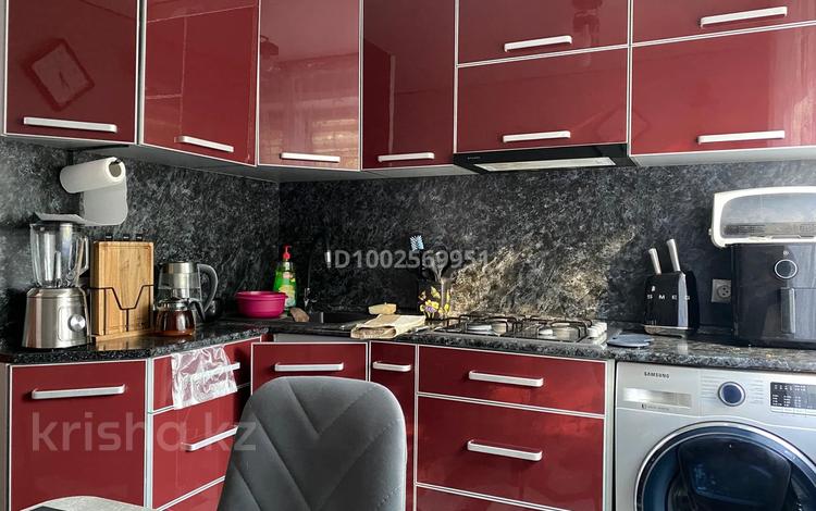 2-бөлмелі пәтер · 51 м² · 1/9 қабат, мкр Юго-Восток, проспект Стройтелей 31, бағасы: 21 млн ₸ в Караганде, Казыбек би р-н — фото 2