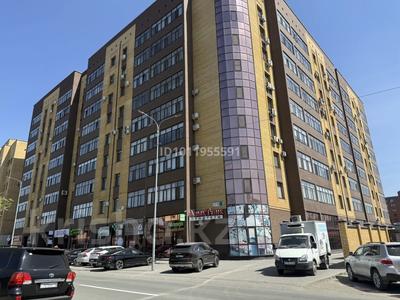 4-бөлмелі пәтер · 165 м² · 6/9 қабат, Жумабаева 58 — Цум, бағасы: 152 млн ₸ в Семее