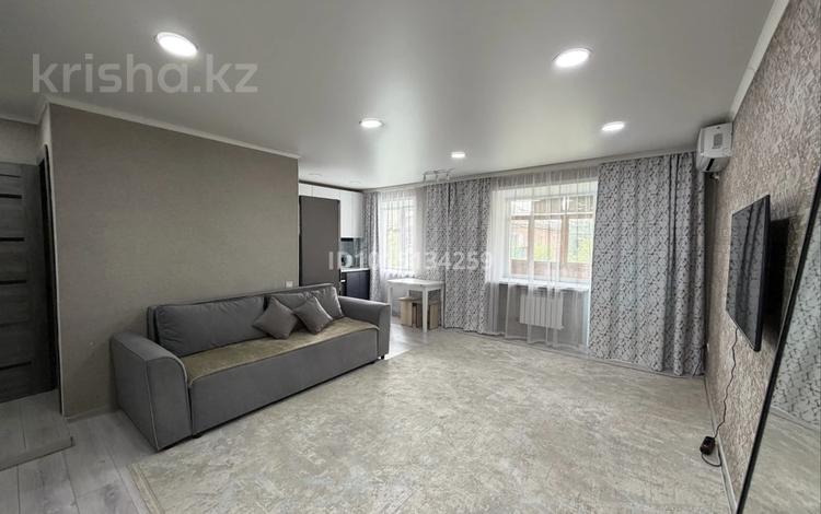 1-комнатная квартира · 30 м² · 3/4 этаж, Тохтарова 82 за 160 000 ₸ в Усть-Каменогорске — фото 2