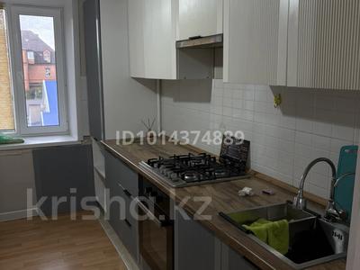 3-комнатная квартира · 66.8 м² · 3/5 этаж, Кердери 122 за 200 000 ₸ в Уральске, мкр Школьник