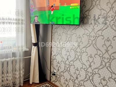 2-бөлмелі пәтер, 48 м², 3/5 қабат тәулігіне, мкр Юго-Восток, Строителей 21, бағасы: 10 000 〒 в Караганде, Казыбек би р-н