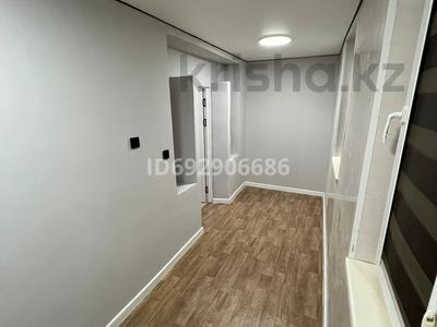 2-бөлмелі пәтер, 50 м², 5/5 қабат, 11-й мкр 4 — рядом т/ц Заман . т/ц Жигер детский сад школы, бағасы: 14.5 млн 〒 в Актау, 11-й мкр