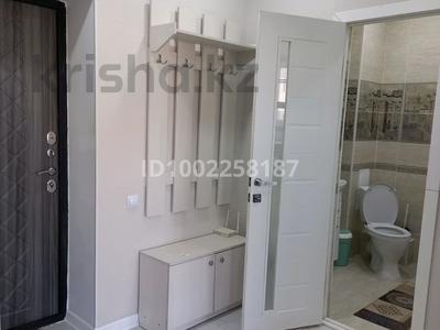 Аренда квартир в Актюбинской обл.: 1-комнатная квартира · 43 м² · 3/10 этаж, мкр. Алтын орда 9Б — Ресторан 1001-ночь за 160 000 〒 1-комнатная квартира · 43 м² · 3/10 этаж, мкр. Алтын орда 9Б — Ресторан 1001-ночь за 160 000 〒 в Актобе