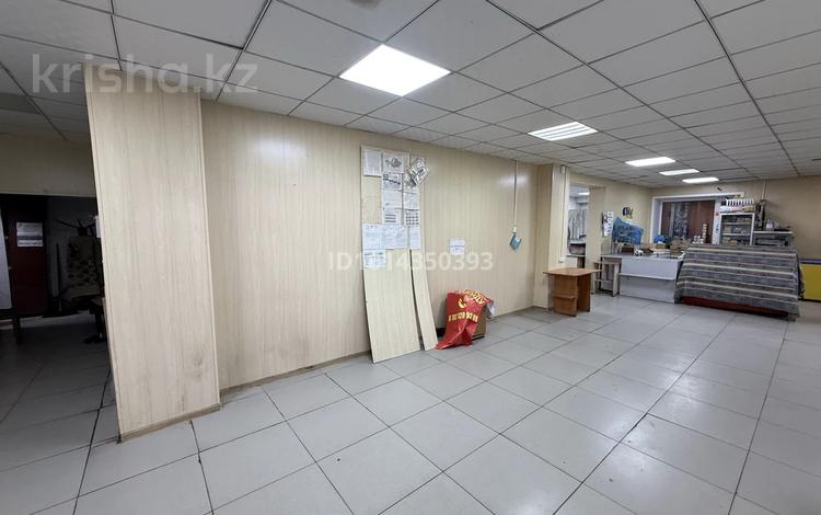 Магазины и бутики · 16 м² за 102 000 ₸ в Караганде, Алихана Бокейханова р-н — фото 2