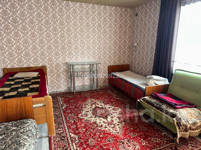 Пәтерлер в Алматы: 1-бөлмелі пәтер · 28 м², мкр Таугуль-3, Мырзагалиева, бағасы: 160 000 〒 1-бөлмелі пәтер · 28 м², мкр Таугуль-3, Мырзагалиева, бағасы: 160 000 〒 в Алматы, Ауэзовский р-н