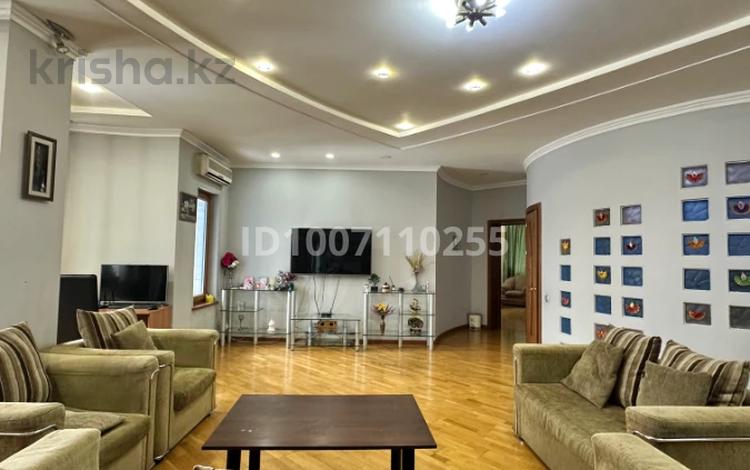 5-комнатная квартира · 275 м² · 9/10 этаж, Аль-Фараби 47 за 142 млн ₸ в Алматы, Бостандыкский р-н — фото 2