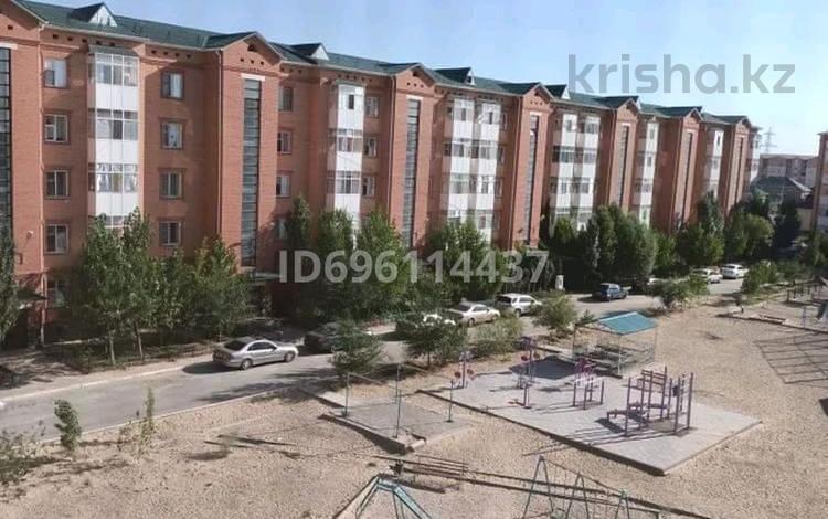 3-бөлмелі пәтер · 72.5 м² · 4/5 қабат, СПМК 70 Астана 2 Орынбор 50в, бағасы: 25 млн ₸ в  — фото 2