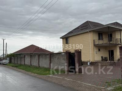 Отдельный дом · 8 комнат · 222 м² · 8 сот., ул. Наурызбай батыра 136Б за 70 млн ₸ в Узынагаш