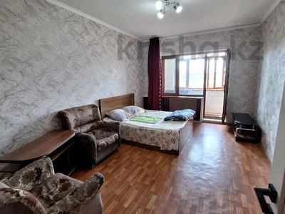 2-комнатная квартира, 51 м², 5/5 этаж, 8 микрорайон — Ул Аскарова за 15.3 млн 〒 в Шымкенте, Туран р-н