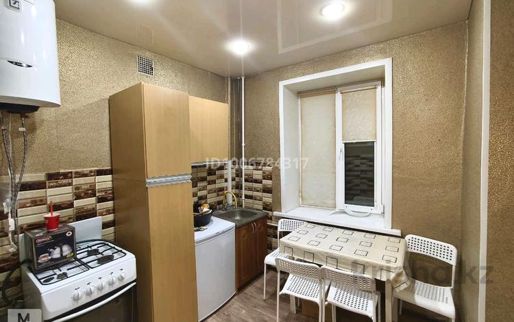 3-бөлмелі пәтер · 80 м² · 2/2 қабат, Орджоникидзе 7, бағасы: 250 000 ₸ в Риддере — фото 2