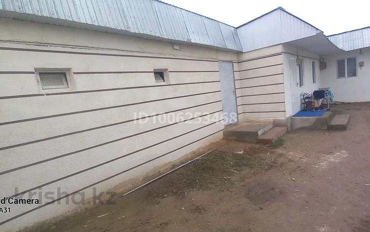 Жеке үй · 8 бөлме · 200 м² · 8 жүзд., Шона смаханулы 112 — Ауылбереке базар, бағасы: 15 млн ₸ в Таразе — фото 2