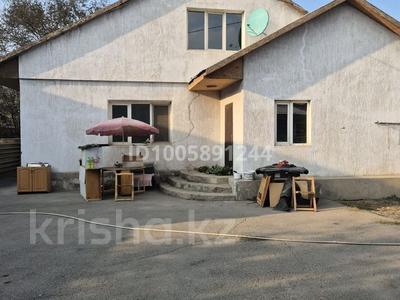 Отдельный дом · 5 комнат · 180 м², мкр Кемел (Первомайское), Юности 34 за 250 000 〒 в Алматы, Жетысуский р-н