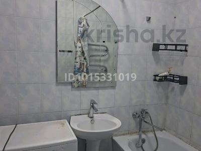 2-бөлмелі пәтер · 56 м² · 3/5 қабат, Ақсай-5 ш/а. 7 — Возле мечети, бағасы: 250 000 ₸ в Алматы, Ауэзовский р-н