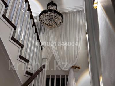Отдельный дом · 8 комнат · 300 м² · 10 сот., 3мкр 20 за 160 млн 〒 в 