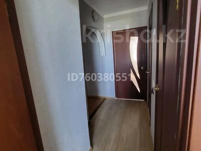 4-комнатная квартира · 76 м² · 8/10 этаж, Майкудук, Майкудук, мкр Голубые пруды 6 за 26.6 млн 〒 в Караганде, Алихана Бокейханова р-н