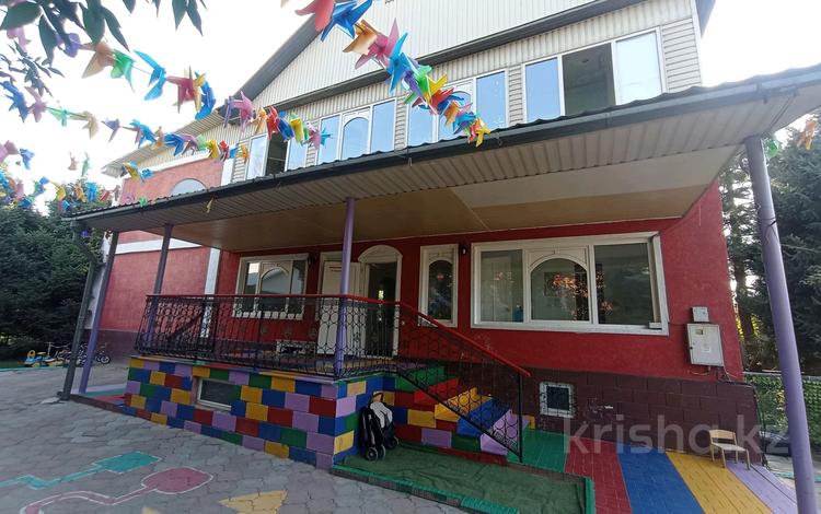 Отдельный дом · 8 комнат · 330 м² · 11 сот., мкр Мамыр-4 82 — Саина за 2 млн ₸ в Алматы, Ауэзовский р-н — фото 2