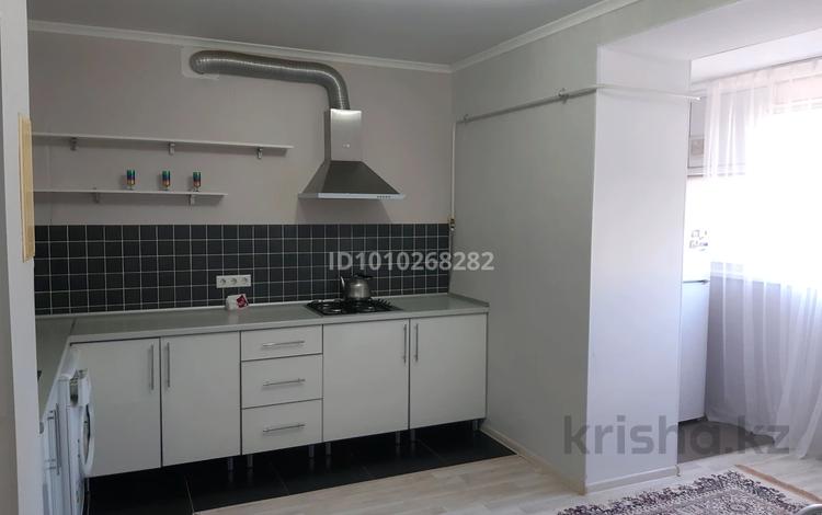 1-комнатная квартира · 54 м² · 3/5 этаж, мкр. Алтын орда 9 за 140 000 〒 в Актобе — фото 2