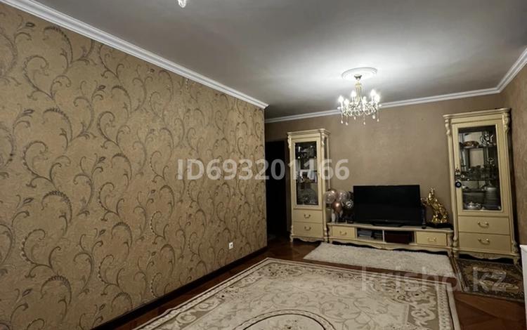 3-комнатная квартира, 86 м², 2/10 этаж, Иманбаева 3