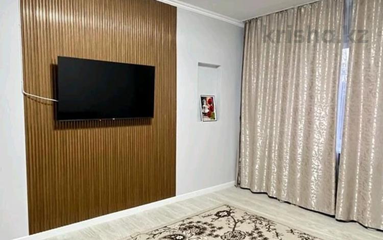 3-бөлмелі пәтер · 86 м² · 3/8 қабат, Макатаева 53 — Валиханова, бағасы: 35 000 ₸ в Алматы, Медеуский р-н — фото 2