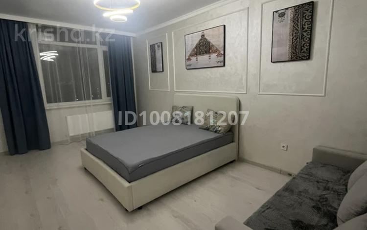 1-бөлмелі пәтер · 50 м² · 11/18 қабат, Нажмиденова 13/1, бағасы: 15 000 ₸ в Астане, Сарайшык р-н — фото 2