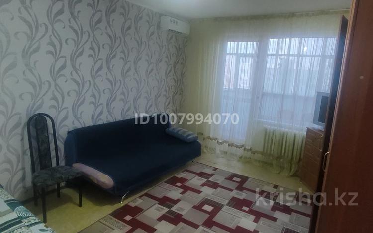 1-комнатная квартира · 32 м² · 7/9 этаж, 5 мкрн 32 за 100 000 ₸ в Аксае — фото 2