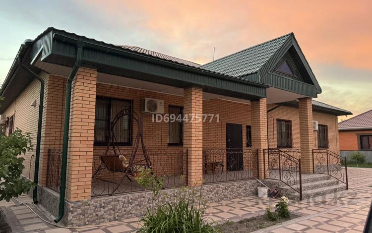 Жеке үй · 5 бөлме · 288 м² · 10 сот., мкр Жеруйык, Есена Досымова 185 — Сзади автомойки Вегас пересечение Курмангазы Алиева, бағасы: 85 млн ₸ в Атырау — фото 2