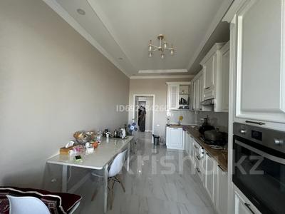 Еріндері сорылған киска Еріндері сорылған киска