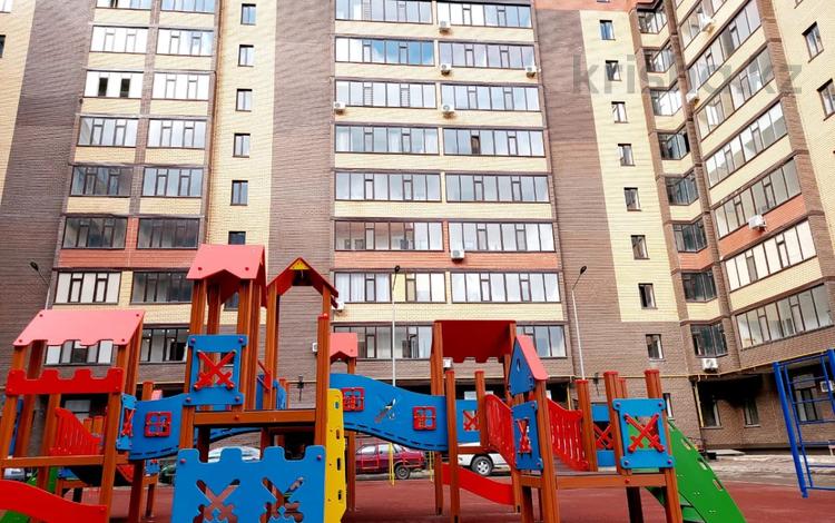 2-комнатная квартира, 69.9 м², Абая за 23 млн 〒 в Уральске — фото 2